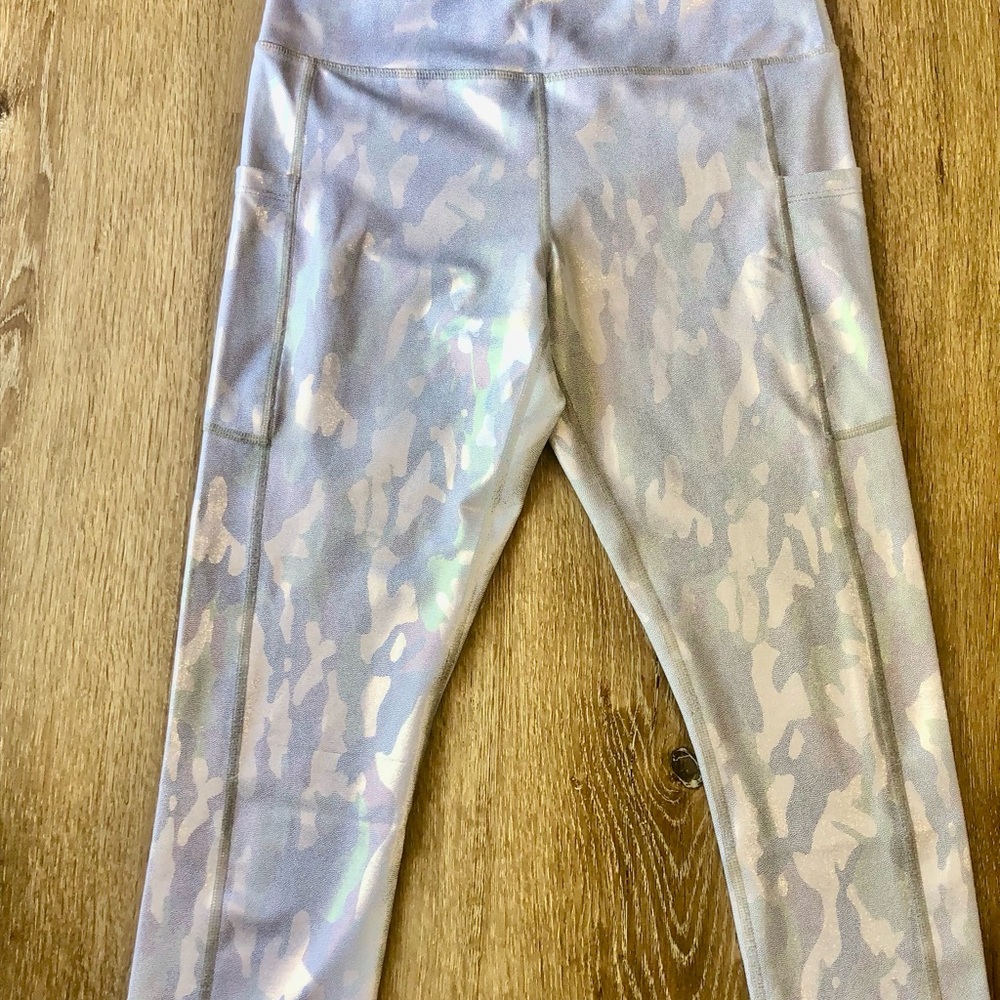 Zyia Active Womens Sz 6-8 White Shimmer Camouflage Cropped Leggings